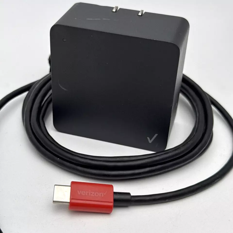 Verizon 45W Fast Charger + 6Ft USB-C Data Cable Kit for iPhone 16/15/Pro/Max - Image 3 of 4