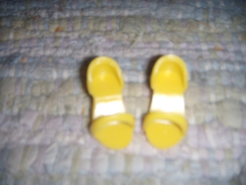 HASBRO'S 1980'S  JEM DOLL'S  ORIGINAL YELLOW SANDALS