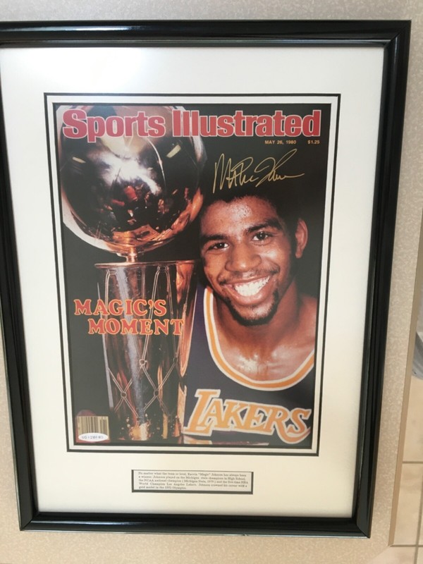 Magic Johnson autographed Sports Illistrated cover May 26 1980 UDA