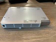 Toshiba TLP-XD2000 LCD Digital Projector  used once 