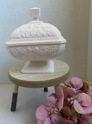 Jeannette Shell Pink Milk Glass Acorn Candy Dish With Lid Vintage 1950s