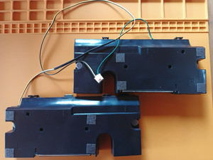 2 Lautsprecher  aus Samsung TV UE55H6470