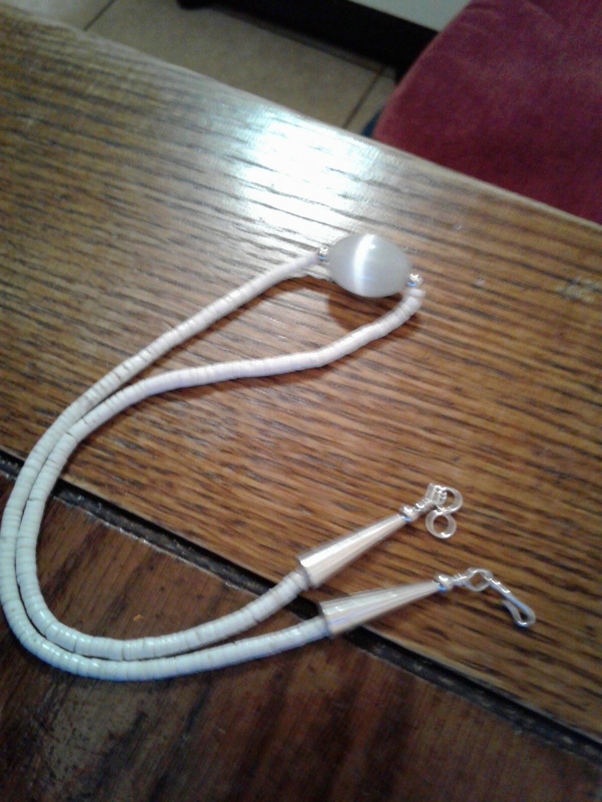 Collar de cuentas de ojos Moon Shell Heishi con ópalo para gatos casi nuevo