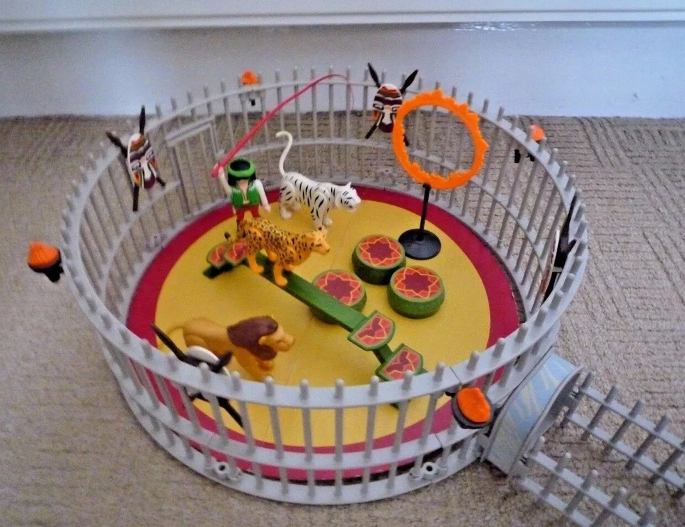 Playmobil 4230 Circus Big Top Tent Set Great Condition AND TRAINING CAGE. COMPLE - Image 4 of 4