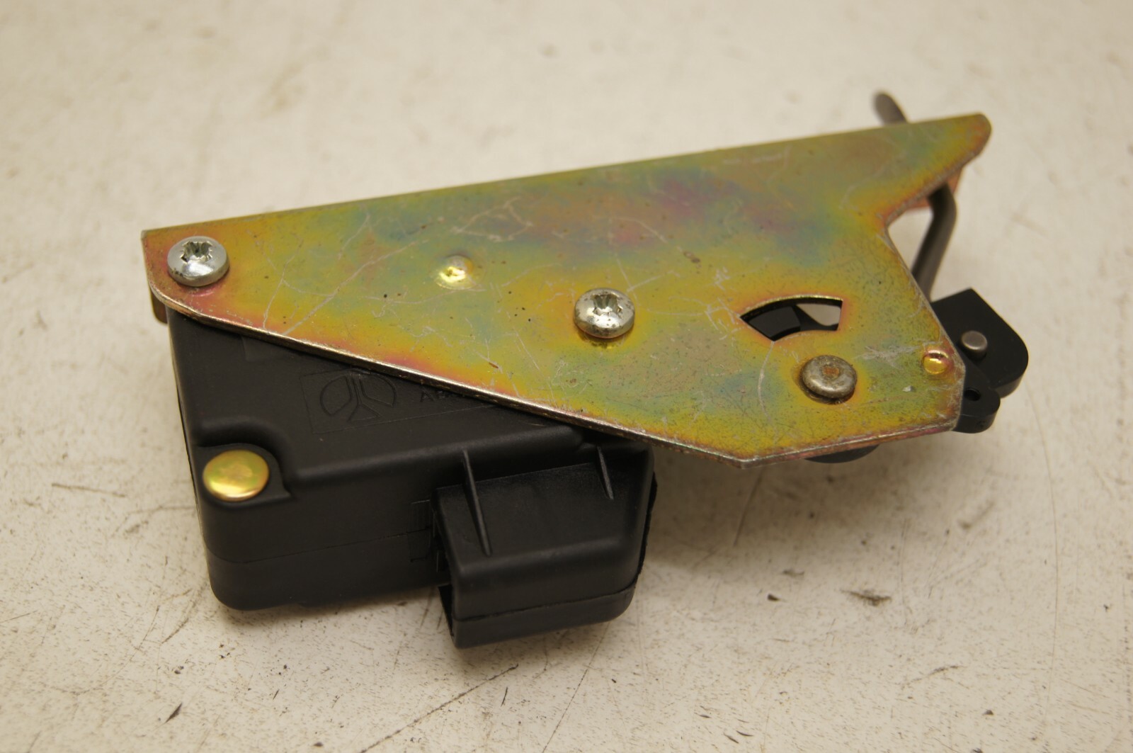 1998 JAGUAR XJ8 L Fuel Gas Petro Filler Door Release Actuator,Mount