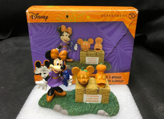 Department 56 Disney Halloween Minnie Picks a Winner RETIRED #6012311