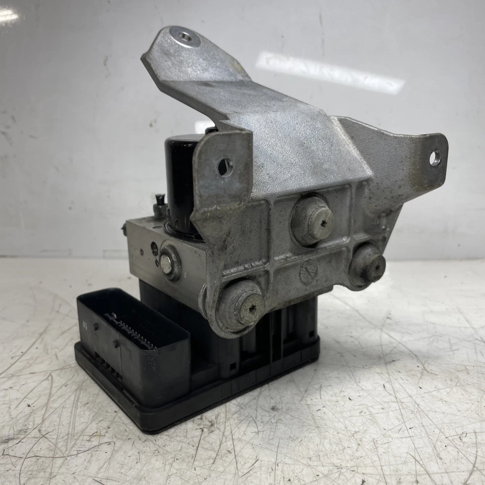 Módulo de bomba de freno antibloqueo Honda Odyssey ABS 2010 57110-SHJ-A611-M1 Foto 4 de 4