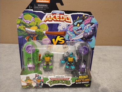 Legends of Akedo Teenage Mutant Ninja Turtles Versus Pack Donnie Vs Slash Figure