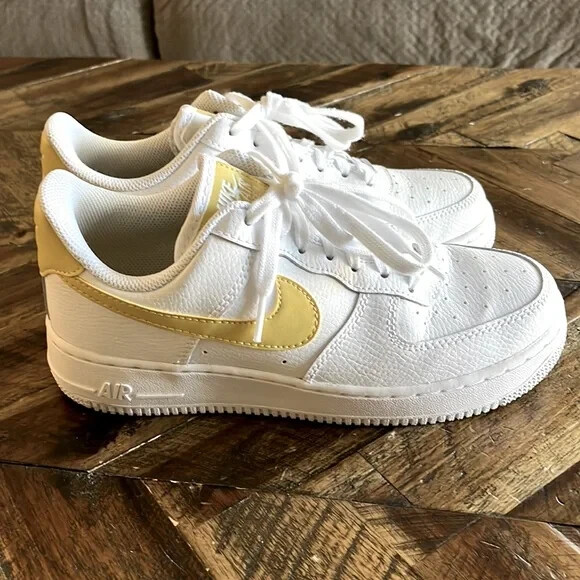 公式正規品!★AIR FORCE 1 07 WHITE LIGHT CITRON Nike Air Force 1 Light White/Citron Size Womens 7.5 | eBay