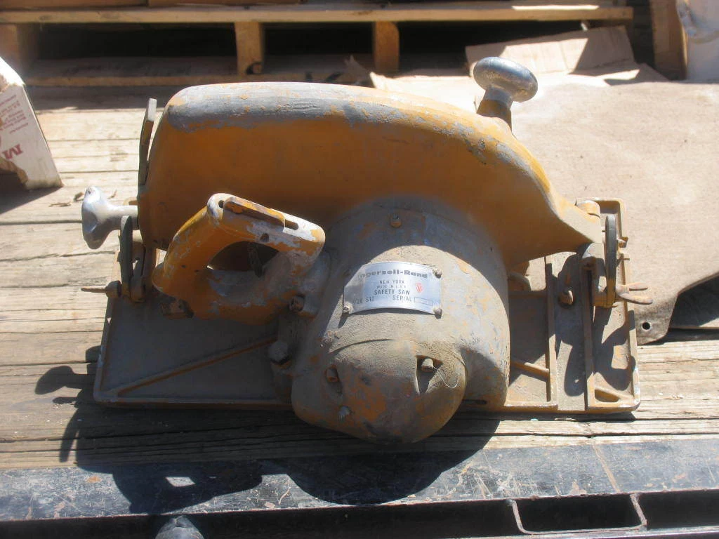 Ingersoll Rand S12 Air Saw 12