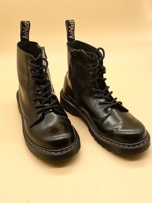 Dr. Martens Pascal 1460 Virginia Leather Boots for Women, Size US 6 - Black 