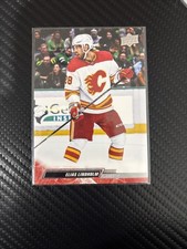 2022-23 Upper Deck Series 2 Base #279 Elias Lindholm - Calgary Flames