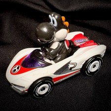 Black Yoshi P-Wing Hot Wheels Nintendo Mario Kart Diecast Car 1:64 Exclusive