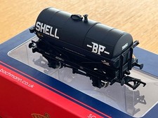 OO Bachmann  boxed mint 37-663 Shell BP anchored 14 ton tank wagon in good box