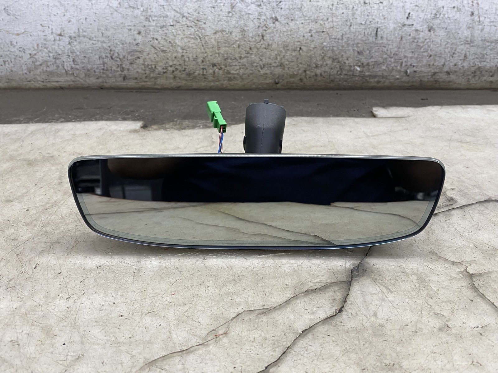 2020-2025 ASTON MARTIN DBX OEM AUTO DIMM REAR VIEW MIRROR MY83-17700-BA
