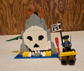 LEGO 6248 Pirates: Volcano Island  - 100% w/box & manual