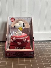 Peanuts Snoopy Musical Snomotion Waterglobe Love Story Wind Up Snow Swirling