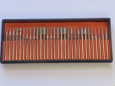 30-teiliges Frässtift-Set diamantbeschichtet 3 mm Schaft MPN: 2109900K Dremel Handwerk Präzision