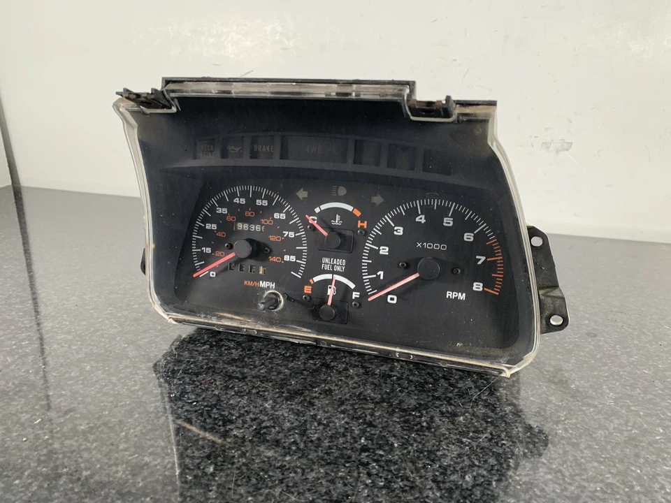 Cuadro de instrumentos Suzuki Sidekick Tracker 1989-1995 Speedo 96 k millas Foto 3 de 4