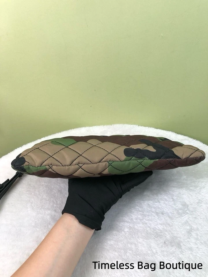 Bolso de Mano Moschino Camuflaje Hebilla Plateada Nylon Cremallera Foto 3 de 4