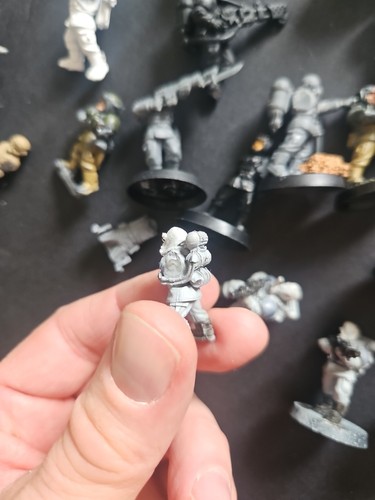 Warhammer 40k Antiguo Estilo Cadian Shock Troops Astra Militarum Repuestos y Reparaciones Lote - Imagen 16 de 18
