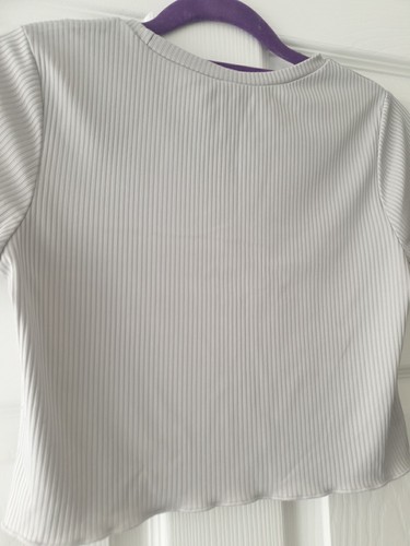 Girls Ribbed Cropped Tshirt Age 13 Excellent Condition - Picture 3 of 3