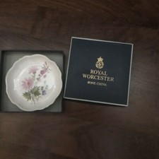 ROYAL WORCESTER WILD FLOWERS FINE BONE CHINA SCHMUCKSCHALE ROSA BLUMEN