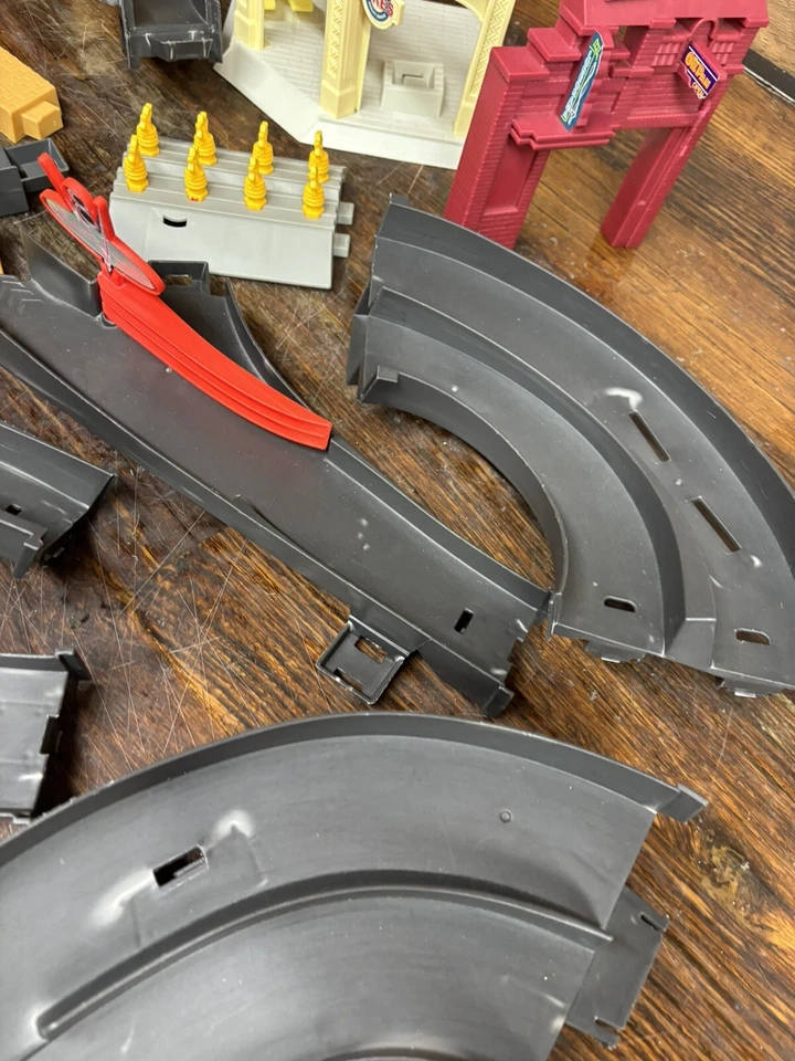 Piezas de repuesto de resortes de radiador de carreras de Disney Cars Foto 3 de 4