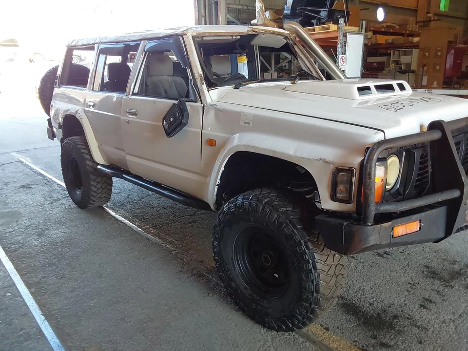 NISSAN PATROL RIGHT INDICATOR/FOG/SIDE GQ, CORNER LAMP, WAGON, ON GUARD, 02/92-1 - image 3 of 4