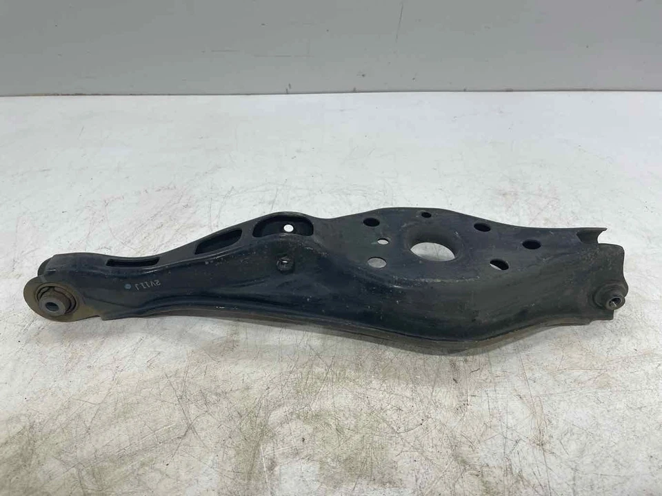 Brazo de control de asiento de resorte inferior trasero derecho para sedán deportivo Honda Civic 22-25 OEM Foto 4 de 4