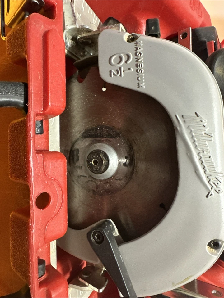 Milwaukee 0730-20 V28 6 1/2 Metal Cutting Saw Kit - Image 4 of 4