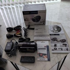 Near Mint Sony HDR-CX560V High Definition Handycam Camcorder Black