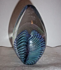 ROBERT EICKHOLT 1992 SIGNED GLASS PAPERWEIGHT BLUE