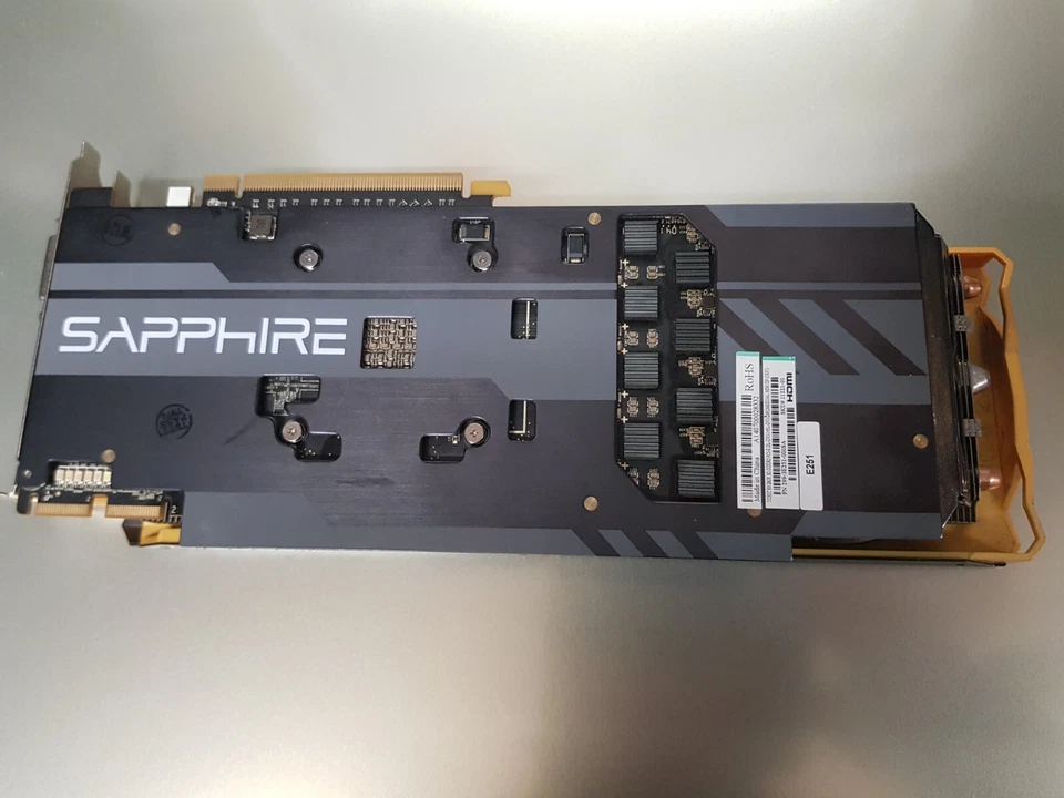 AMD Sapphire Toxic R9 280X Graphics Card - Image 2 of 4