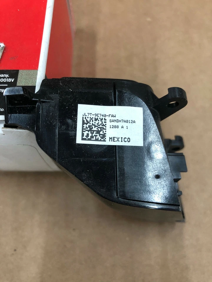 MOTORCRAFT SW-7852 VOICE CONTROL SWITCH FOR 18-20 LINCOLN NAVIGATOR JL7Z9C888FA - Image 4 of 4