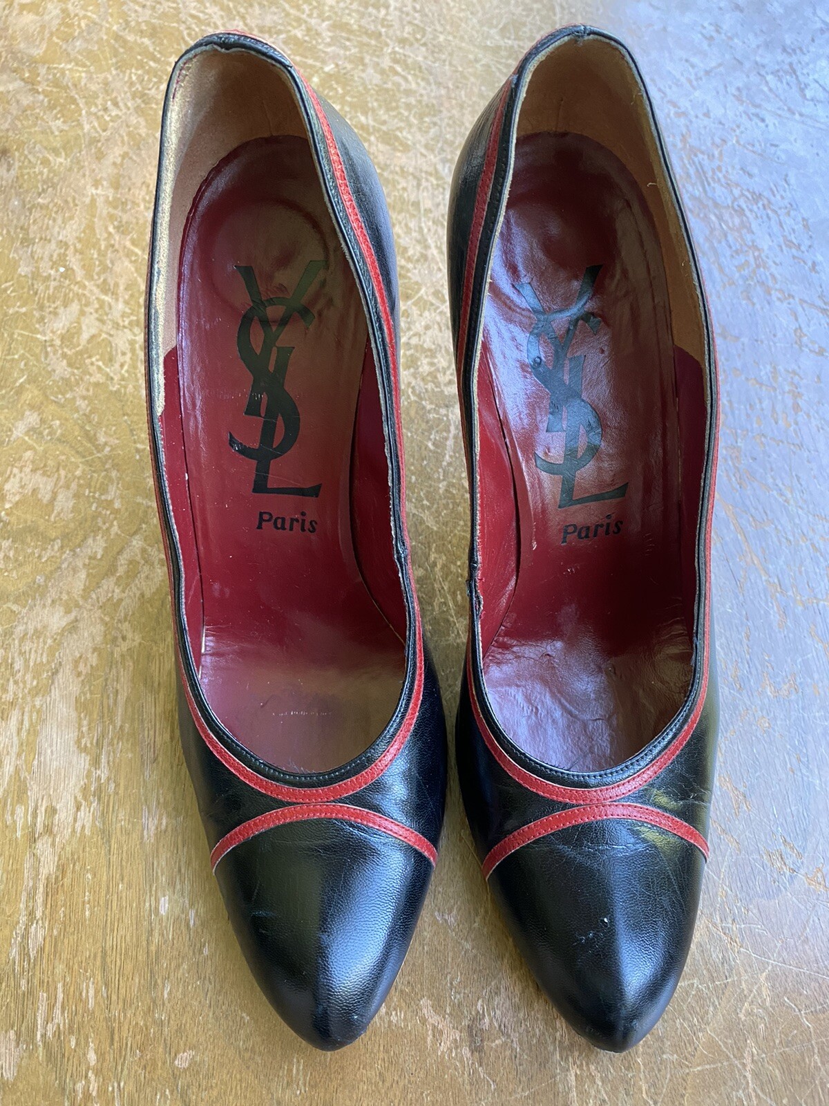 Scarpe Yves Saint Laurent Paris taglia 9 YSL nere tacco alto décolleté finiture rosse