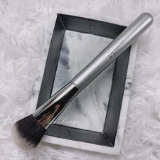 IT Cosmetics ULTA Airbrush Smoothing Foundation BB Cream Blending Brush #102