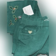 NWT SZ L Quacker Factory Regular DreamJeannes Winter Motif Pants GREEN HOLLY