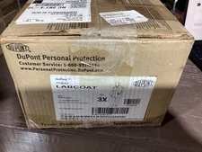 Box Of 30 DuPont Tyvek Lab Coat Snap Front (5) TY210SWH3X003000