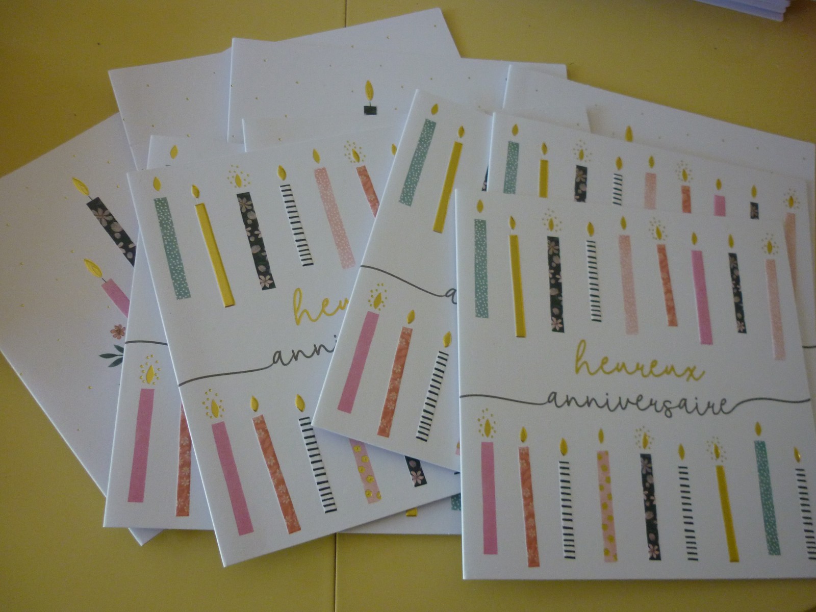 Lot de 115 cartes anniversaire neuves assorties avec 50 enveloppes blanches en papier