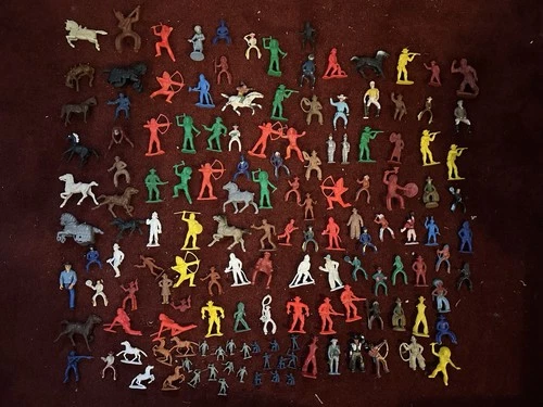 Vintage Plastic Figure Lot – Cowboys, Indians, Soldiers Etc – Marx Style – As-Is
