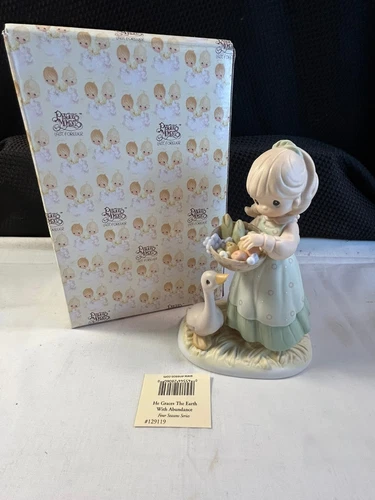 Precious Moments 129119 "He Graces The Earth With Abundance" Figurine 1999
