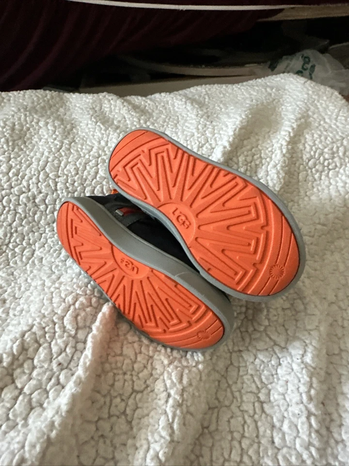 Niños Uggs US 10 Gris Oscuro Gamuza Botas Naranja Cremallera Foto 3 de 4