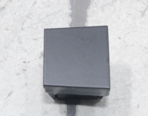 VW Passat 3C Variant Bj 05 Blind Stopfen Deckel Blende Mittelkonsole 122688-G522