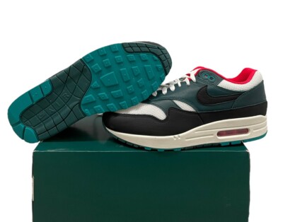 Size Nike LeBron James x Liverpool x Air Max Third Kit