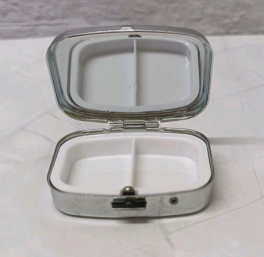 4 Little Kittens Design Rectangular Pill Box With Mirror in Lid BNWOT - Image 2 of 3