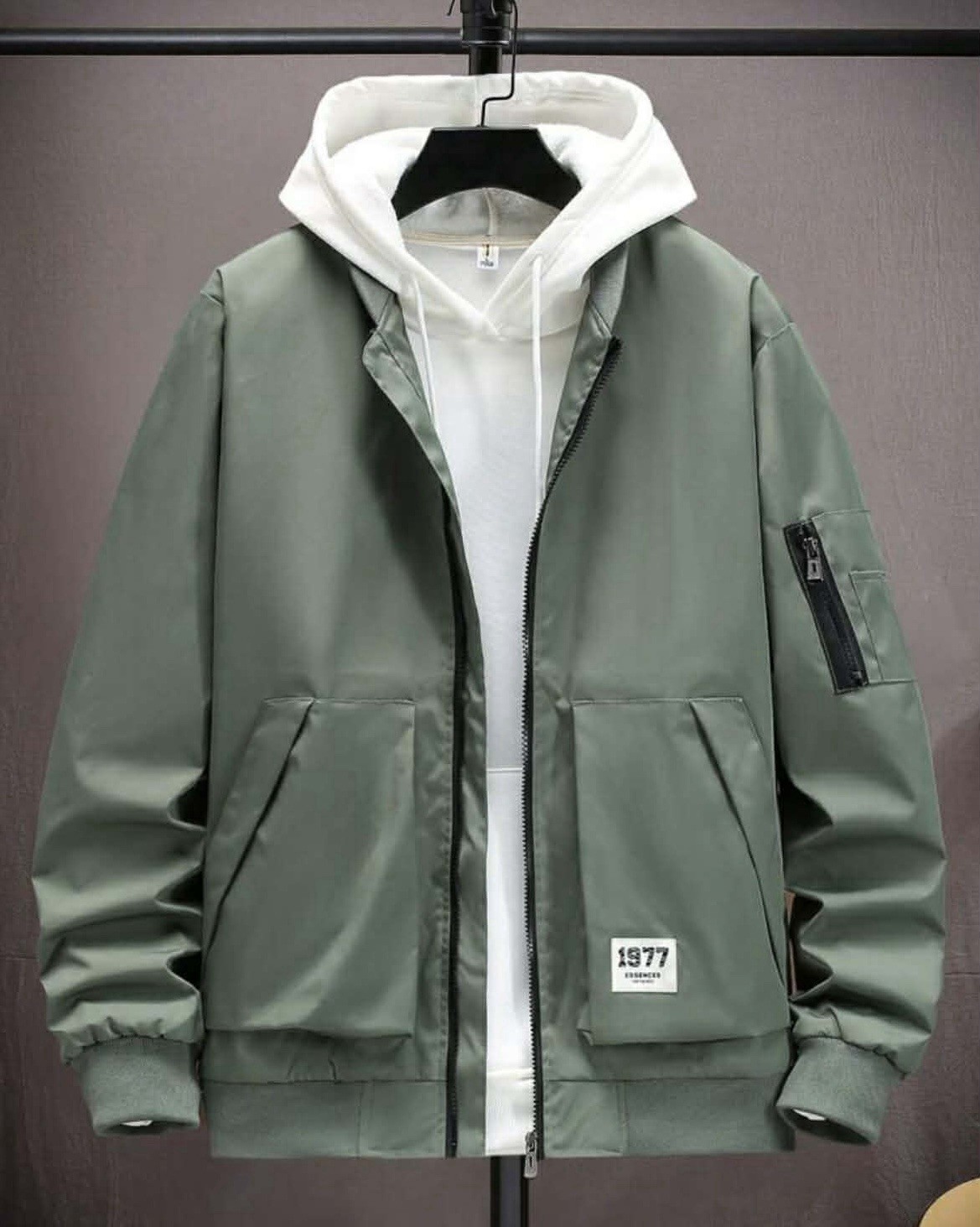 1977 Men’s Green Bomber Jacket Full Zip Band Collar Logo Accent Size L Regular