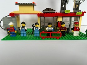 Lego set 6740 Xtreme Tower &ndash; 327 Pieces &ndash; 6 Minifigs &ndash; Lego Island Xtreme Stunts