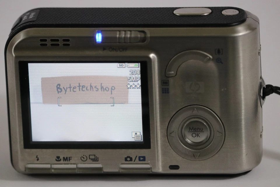 HP PhotoSmart R817 5.1MP Digital Camera W Batteries, Charger & Extras Retro Y2K - Image 3 of 4