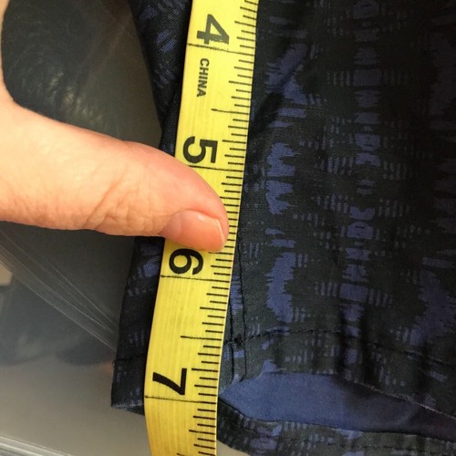 Eddie Bauer Shorts Womens Sz 12 Black Blue Pattern Cotton Stretch Chino - Picture 6 of 7
